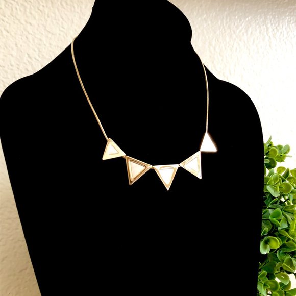 NWT Banana Republic Enamel Triangle Wing Necklace NWT 48 - Picture 4 of 7